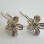 Didi_flower_small hook earrings